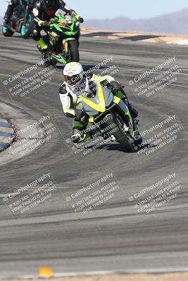 media/Dec-01-2025-Moto Forza (Mon) [[2daa91e15f]]/2-Intermediate Group/Session 2 (Turns 9 and 10)/